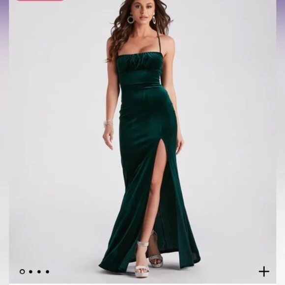 Windsor Dresses & Skirts - Nwt Windsor Womens Formal Green Velour Dress